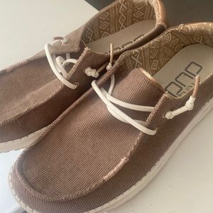 Brown, size 8, HeyDudes